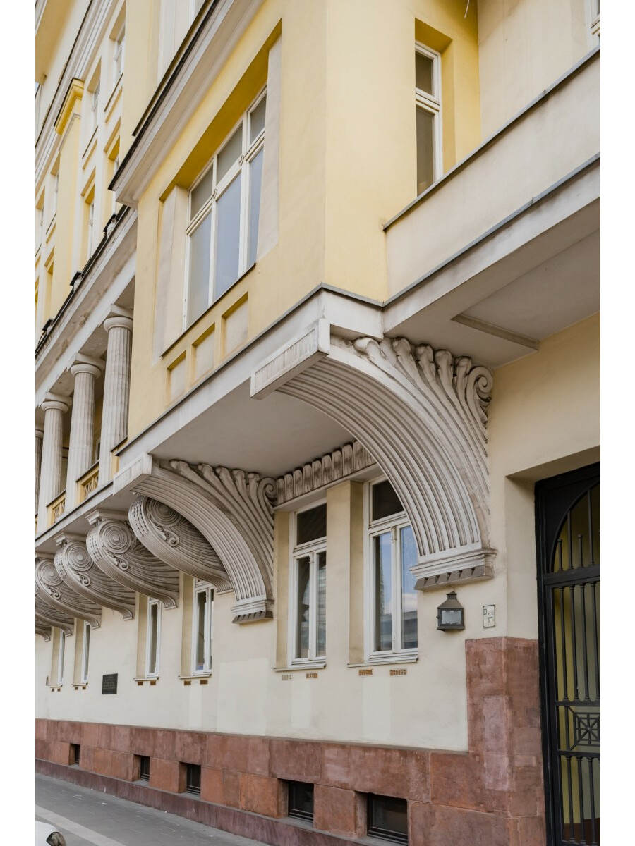 powiat Warszawa, Warszawa, Aleje Jerozolimskie, Biuro|kancelaria|wysokie w kamienicy|obok D.Centra