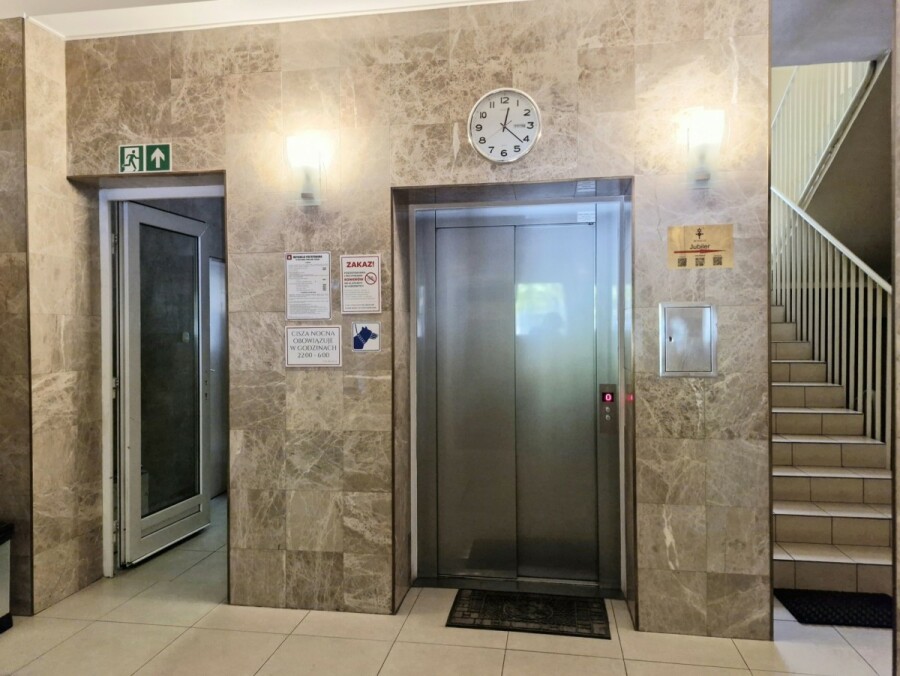 Warszawa, Wola, Miedziana, Biuro SKM WKD Metro świetna lokalizacja