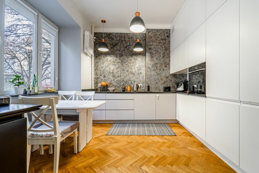 Warszawa, Śródmieście, Radna, elegancka kamienica