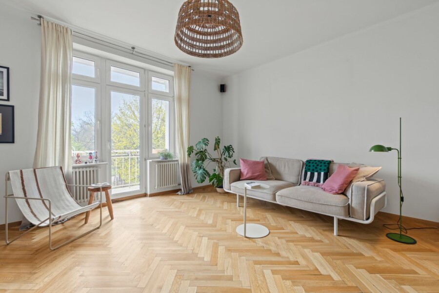 Warszawa, Stary Żoliborz, apartament w kamienicy z widokiem na park