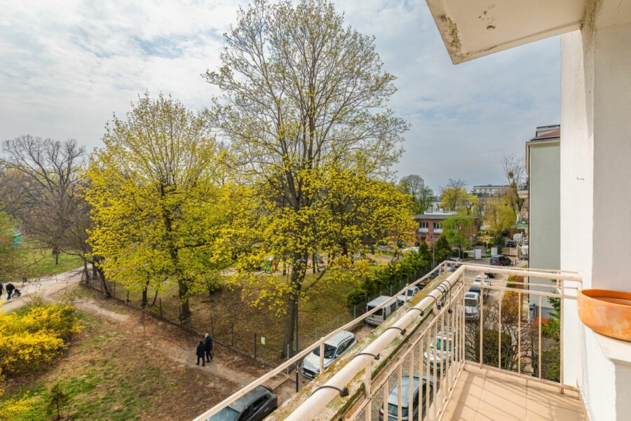 Warszawa, Stary Żoliborz, Sierpecka, apartament w kamienicy z widokiem na park