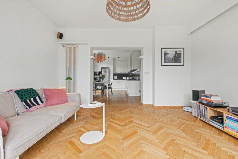 Warszawa, Stary Żoliborz, Sierpecka, apartament w kamienicy z widokiem na park