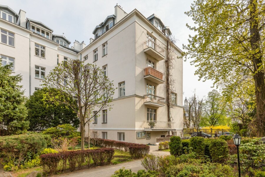 Warszawa, Stary Żoliborz, Sierpecka, apartament w kamienicy z widokiem na park