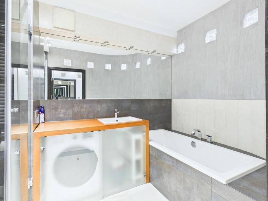 Warszawa, Wola, Mroczna, 3 Pokoje Metro Balkon Wysoki Standard
