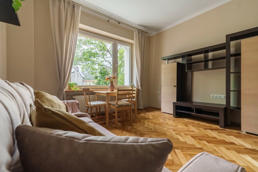 Warszawa, Mokotów, Sielecka, Mokotów / Łazienki Królewskie / Po remoncie
