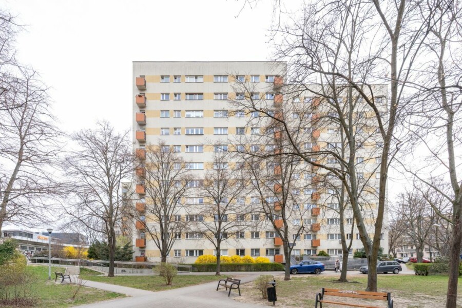 Warszawa, Mokotów, Zieleń i słońce – kawalerka na Sadybie