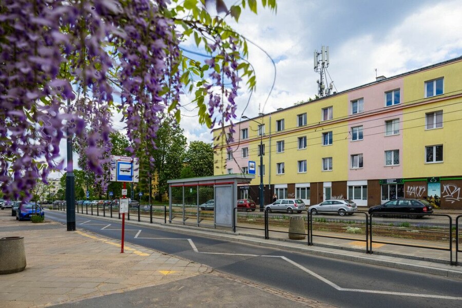 Warszawa, Wola Koło, Obozowa, Niebanalne - kultowe miejsce - tramwaj 1 min
