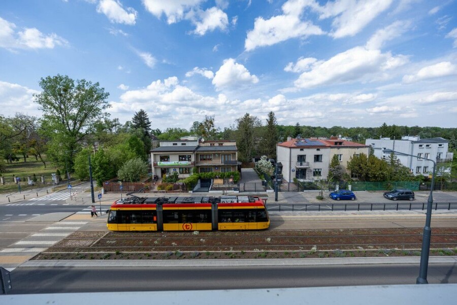 Warszawa, Wola Koło, Obozowa, Niebanalne - kultowe miejsce - tramwaj 1 min