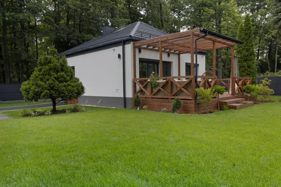powiat legionowski, Cupel, Inteligentny dom nad wodą z sauną, jacuzzi, pomost