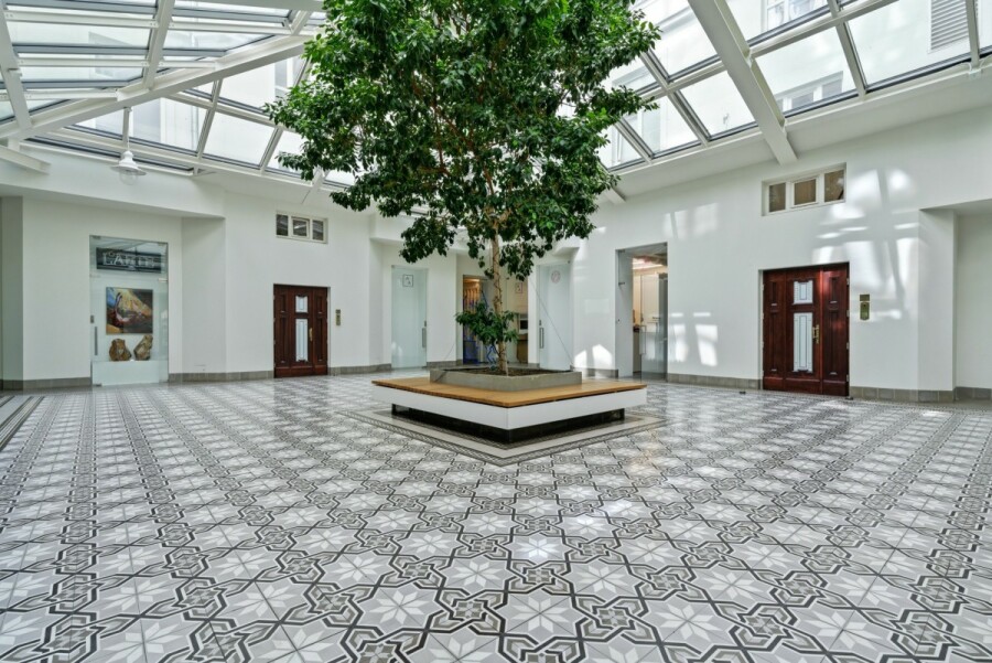 Warszawa, Śródmieście, Unikalny lokal z witryną - prestiżowa kamienica