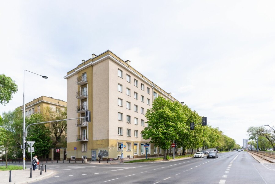 Warszawa, Mokotów, Wołoska, Dwustronne mieszkanie z widokiem w kamienicy
