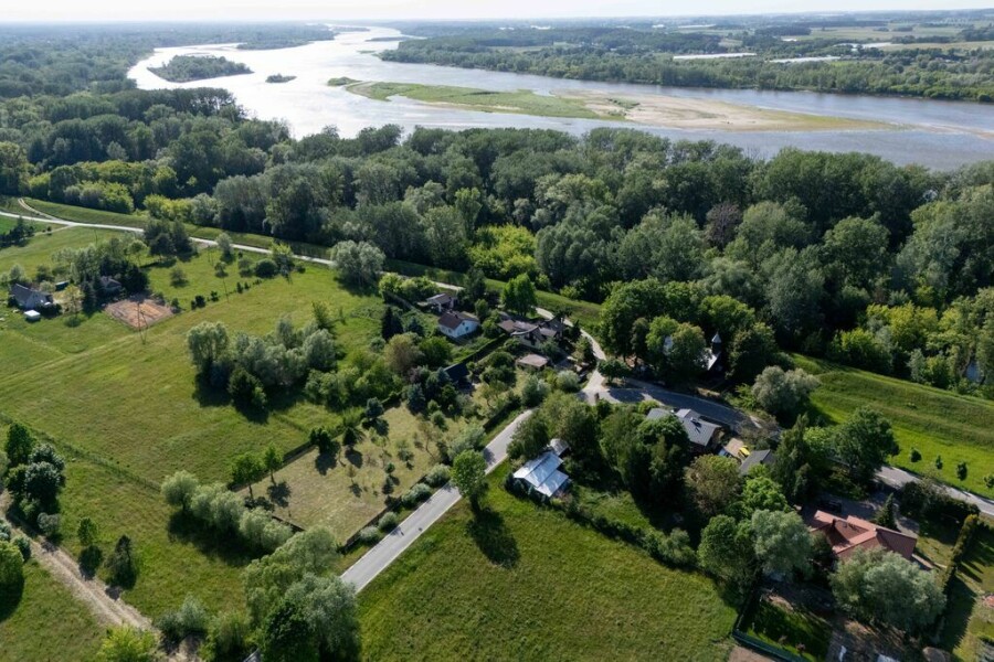 powiat nowodworski, Nowy Secymin, Dom rodzinny z piękna zielenią