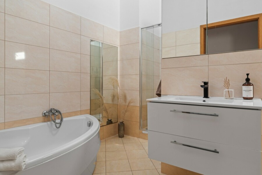 Warszawa, Wesoła, Nizinna, Dom 225 m2 - 5 pokoi/garderoba/siłownia - Wesoła