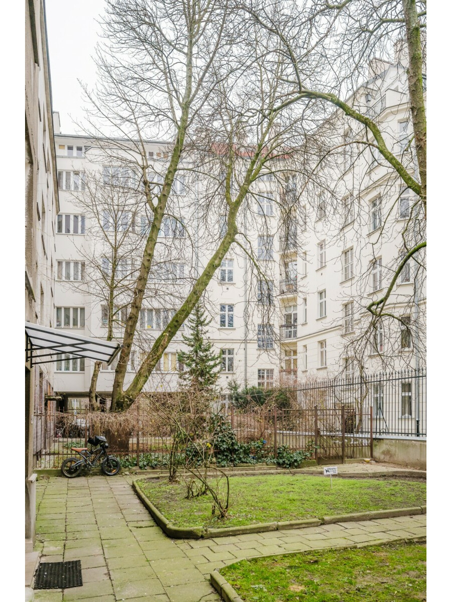 Warszawa, Śródmieście Solec, Franciszka Ksawerego Dmochowskiego, Inwestycyjne 2 pokoje w przedwojennej kamienicy