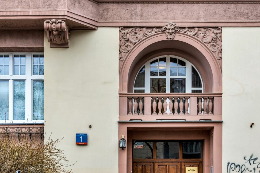 Warszawa, Śródmieście Południowe, Flory, Apartament w zabytkowej kamienicy na Flory