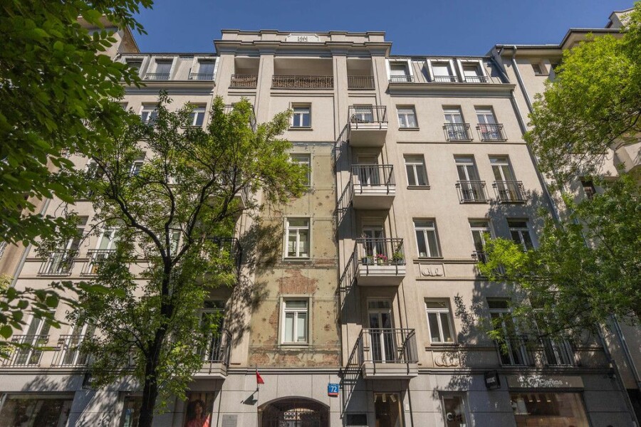 Warszawa, Śródmieście, Zrewitalizowana kamienica Gotowe do zamieszkania