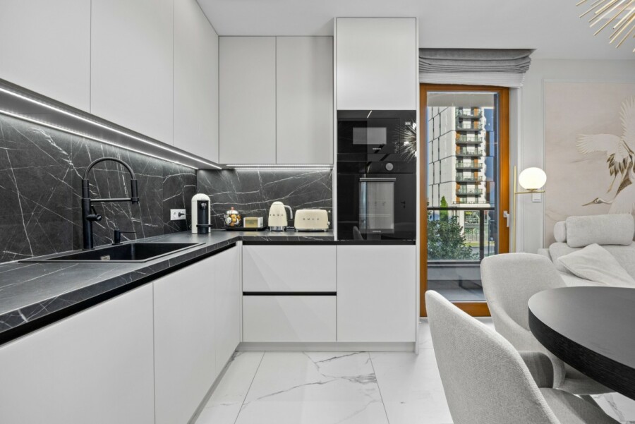 Warszawa, Wola, Marcina Kasprzaka, 3 pokojowy apartament premium 80 m² z 2 balkonami