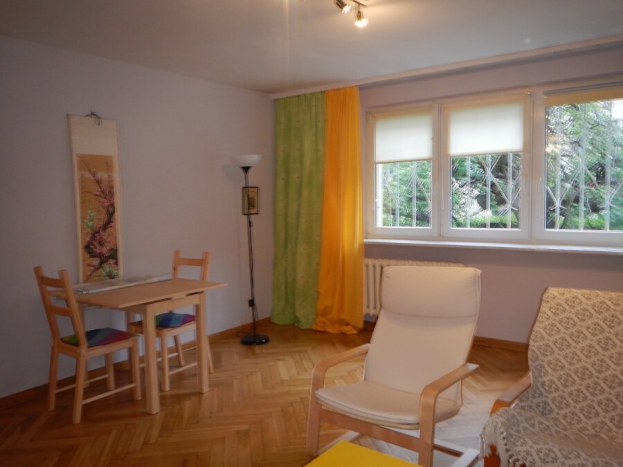 Warszawa, Śródmieście, Świętojerska, Dwupokojowe z oddzielną kuchnią Świętojerska