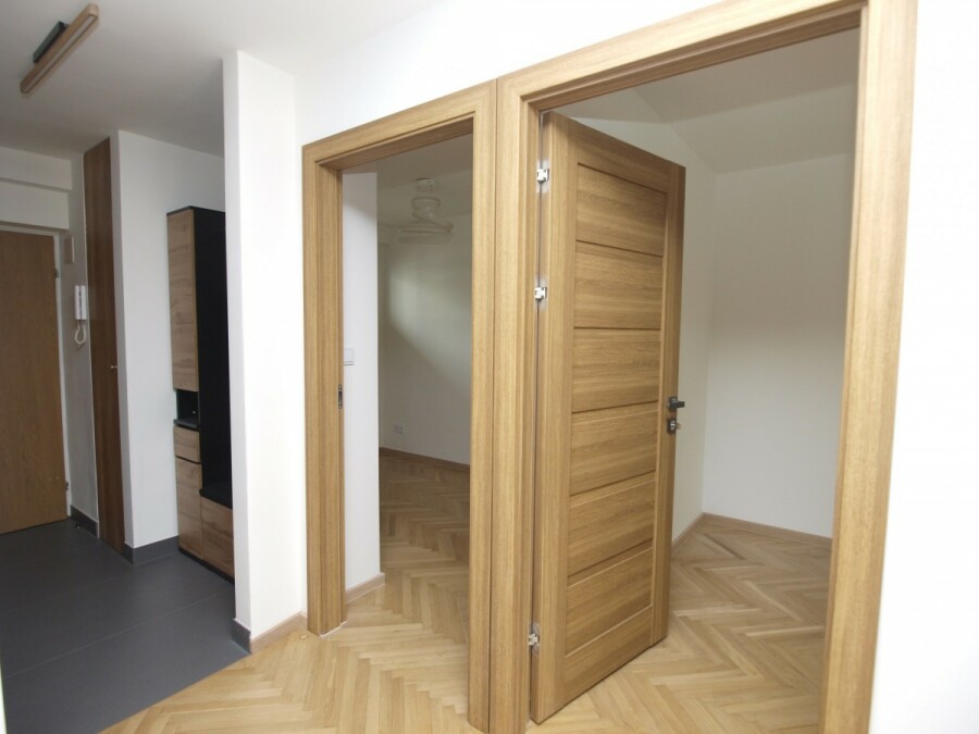 Warszawa, Śródmieście, Jana Matejki, Mieszkanie przy Sejmie