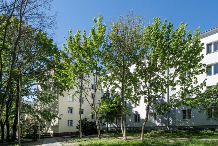 Warszawa, Wola Młynów, Stanisława Staszica, Po remoncie, w kaminiczce, z balkonem