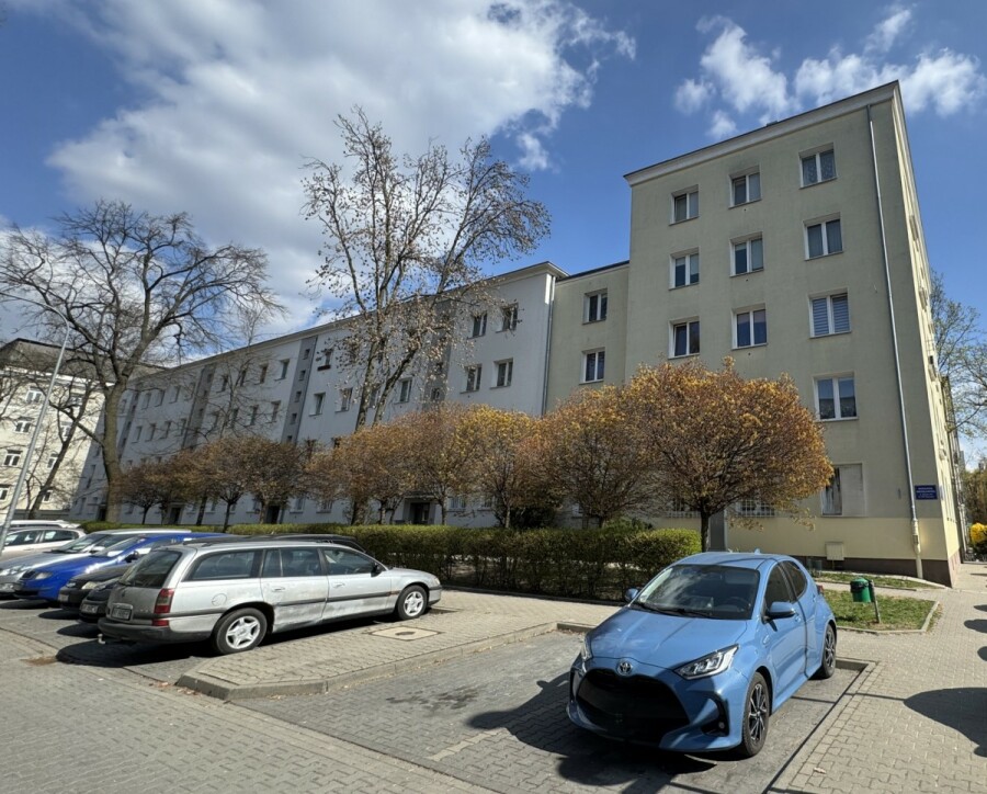 Warszawa, Wola Młynów, Stanisława Staszica, Po remoncie, w kaminiczce, z balkonem