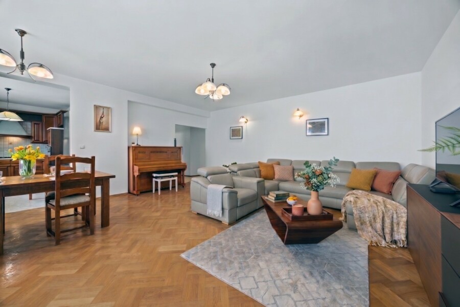 Warszawa, Ochota, Opaczewska, Przestrzeń domu, wygoda miasta! 125 m² przy parku.