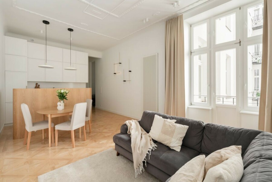 Warszawa, Śródmieście, Stanisława Noakowskiego, 4 pokoje | Balkon | Zabytkowa kamienica | Centrum