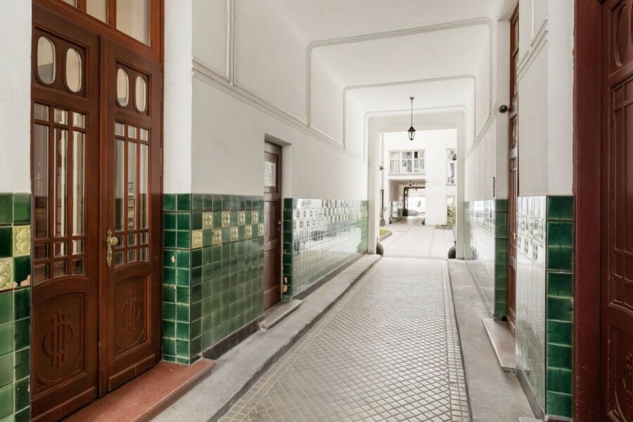Warszawa, Śródmieście, Stanisława Noakowskiego, 4 pokoje | Balkon | Zabytkowa kamienica | Centrum