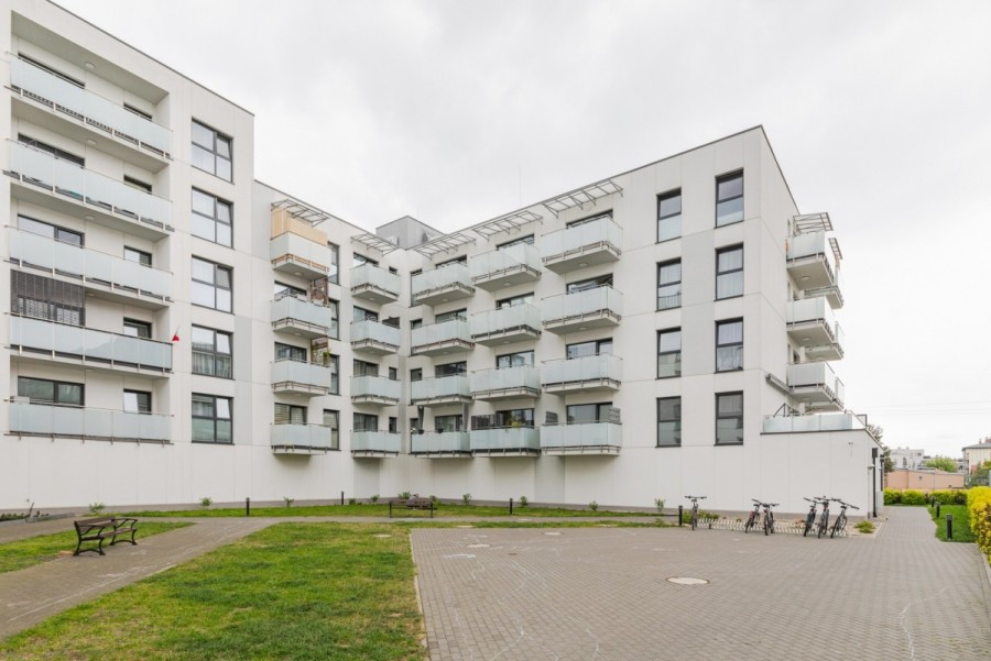 powiat wołomiński, Ząbki, Hansa Christiana Andersena, Studio w śródziemnomorskim klimacie w Ząbkach