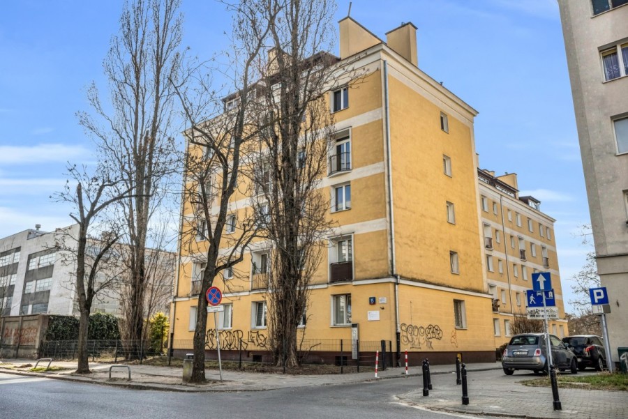 Warszawa, Mokotów Sielce, Czerska, Mokotów | kamienica | widok na Pałac Kultury