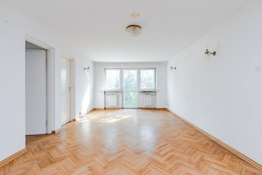 Warszawa, Wawer Sadul, Lucerny, Dwa bliźniaki o dużym potencjale adaptacyjnym