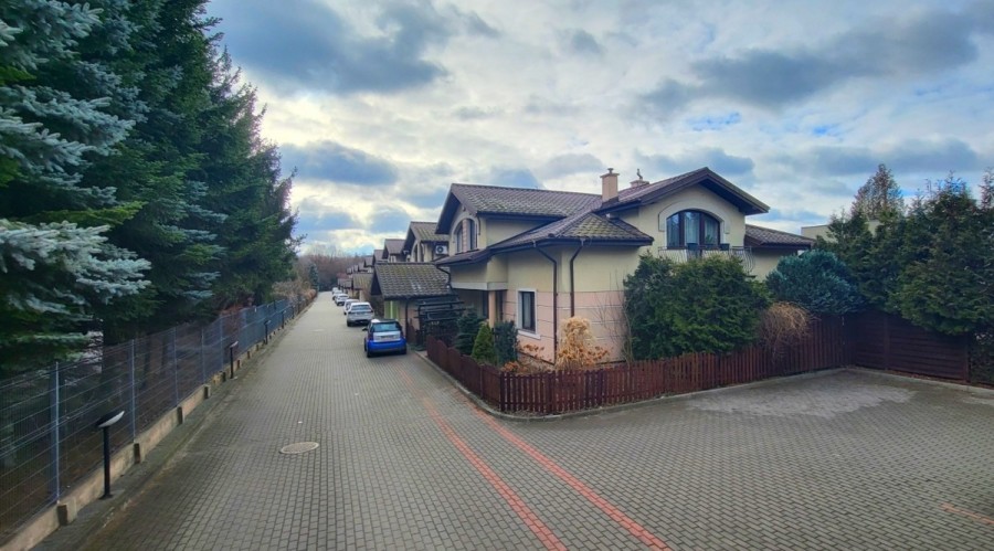 Warszawa, Bielany Radiowo, Segment narożny