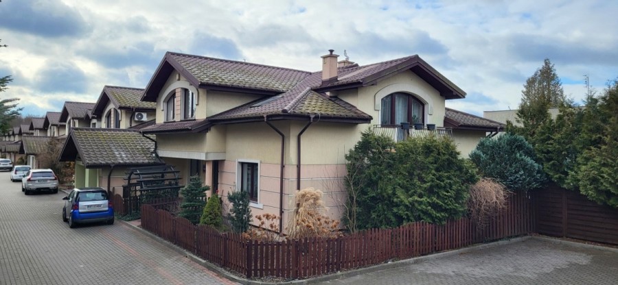 Warszawa, Bielany Radiowo, Segment narożny