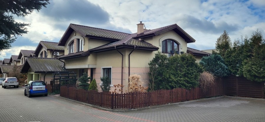 Warszawa, Bielany Radiowo, Segment narożny