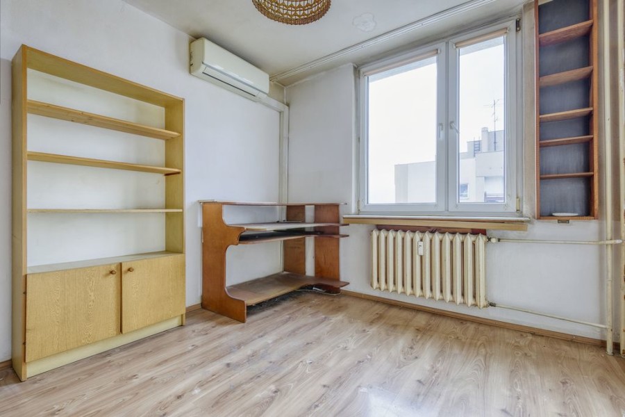 Warszawa, Praga-Północ, Białostocka, Mieszkanie w sąsiedztwie ,, Konesera