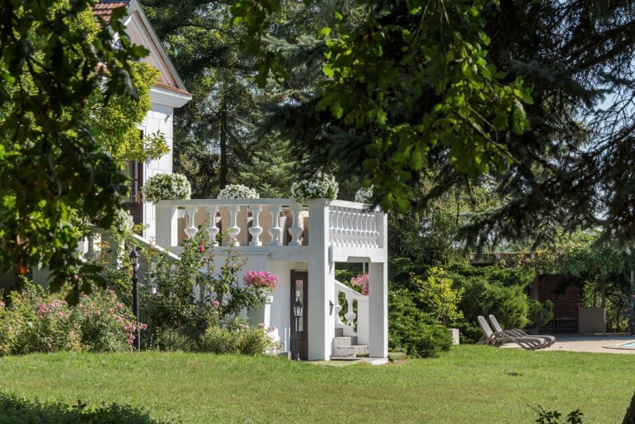 powiat nowodworski, Zakroczym, Dworek Mazowsze. Hotel, klinika, SPA, dom seniora