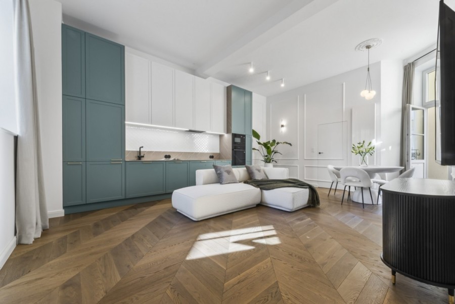 Warszawa, Śródmieście, Apartament w odrestaurowanej kamienicy ul. Piękna