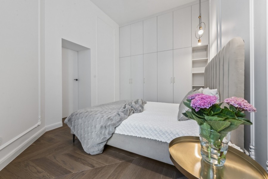 Warszawa, Śródmieście, Piękna, Apartament w odrestaurowanej kamienicy ul. Piękna