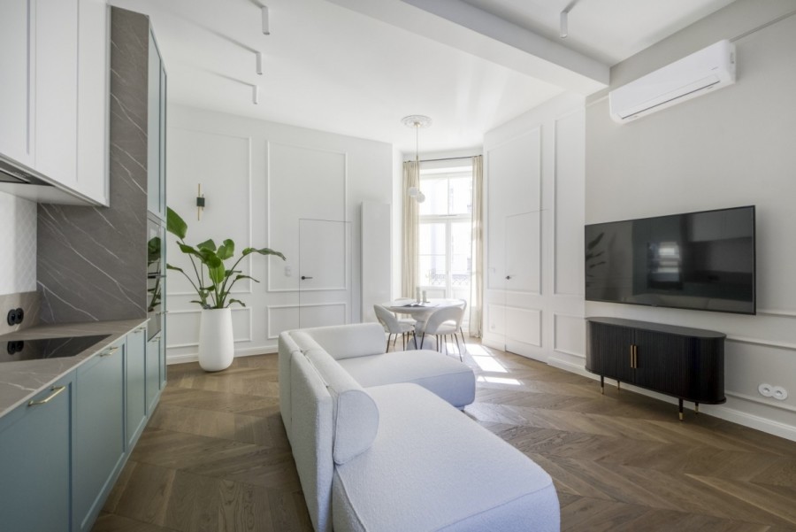 Warszawa, Śródmieście, Piękna, Apartament w odrestaurowanej kamienicy ul. Piękna