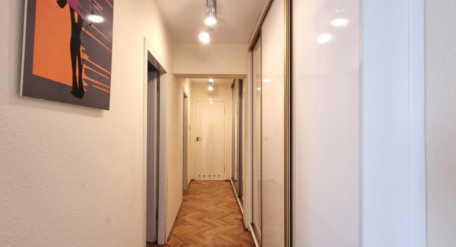 Warszawa, Śródmieście, Hoża, Przestronne 3-pokojowe w samym Centrum