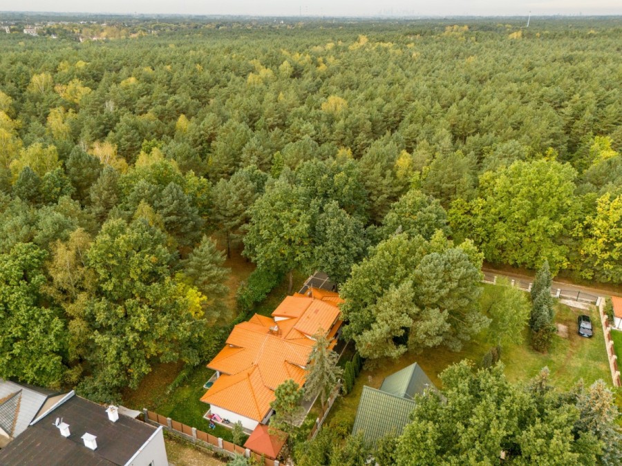 Warszawa, Wawer Falenica, Dom wolnostojący na skraju lasu