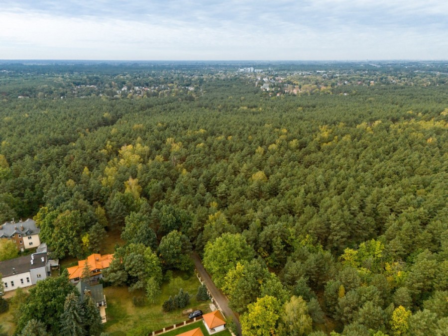 Warszawa, Wawer Falenica, Dom wolnostojący na skraju lasu