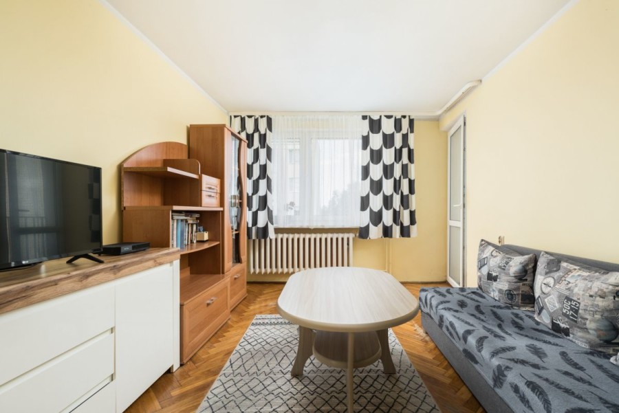 Warszawa, Praga-Południe, Makowska, 2 pokoje częściowy remont