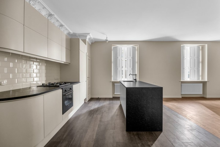 Warszawa, Praga-Północ, Targowa, Przestronny apartament w kamienicy tuż przy metrze