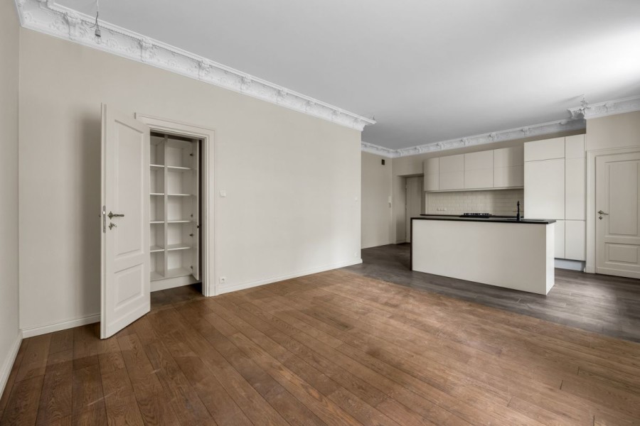 Warszawa, Praga-Północ, Targowa, Przestronny apartament w kamienicy tuż przy metrze