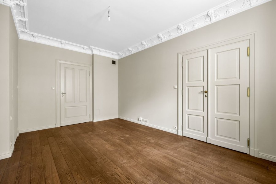 Warszawa, Praga-Północ, Targowa, Przestronny apartament w kamienicy tuż przy metrze