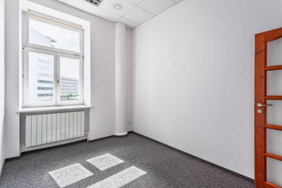 Warszawa, Śródmieście, Polna, 5 pokoi w kamienicy | Politechnika | Metro