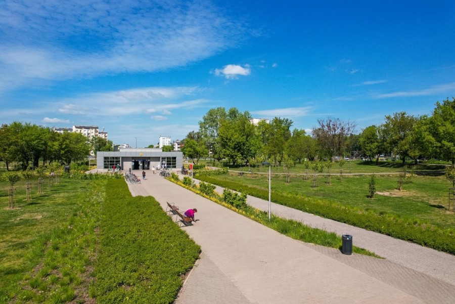 Warszawa, Bielany, Stefana Żeromskiego, Przy metrze. Ciche; winda; balkon. Od zaraz.