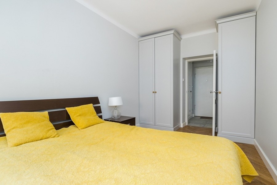 Warszawa, Śródmieście Stare Miasto, Świętojańska, Przestronny apartament na Starym Mieście