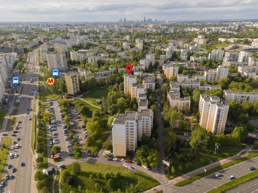 Warszawa, Ursynów, Związku Walki Młodych, Dwustronne 200 metrów od metra Stokłosy